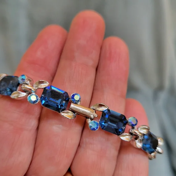 Lisner Bracelet ~ Vintage Faux Sapphire ~ Aurora Borealis ~ Pretty! *See Notes* - Picture 5 of 16